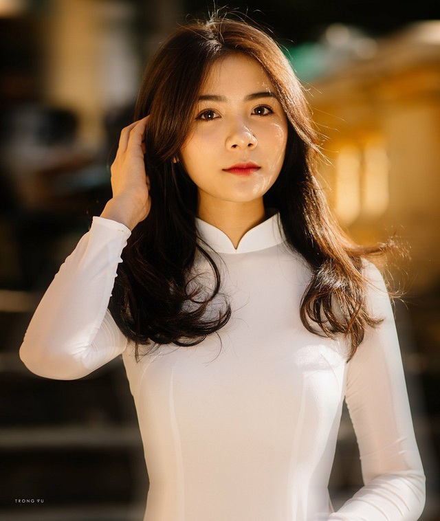 Hot girl áo dài&quot; Bắc Ninh lại gây thương nhớ trong bộ ảnh cuối thu | Báo Dân trí