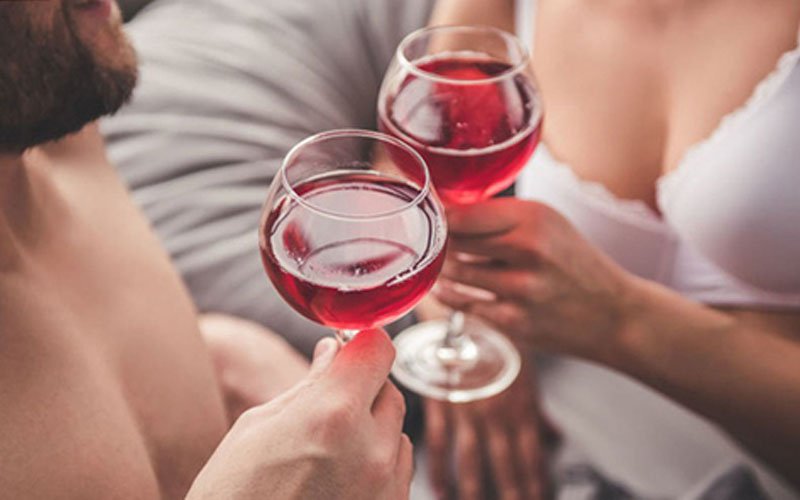 Uống rượu sau bao lâu thì quan hệ được để cuộc yêu trọn vẹn?