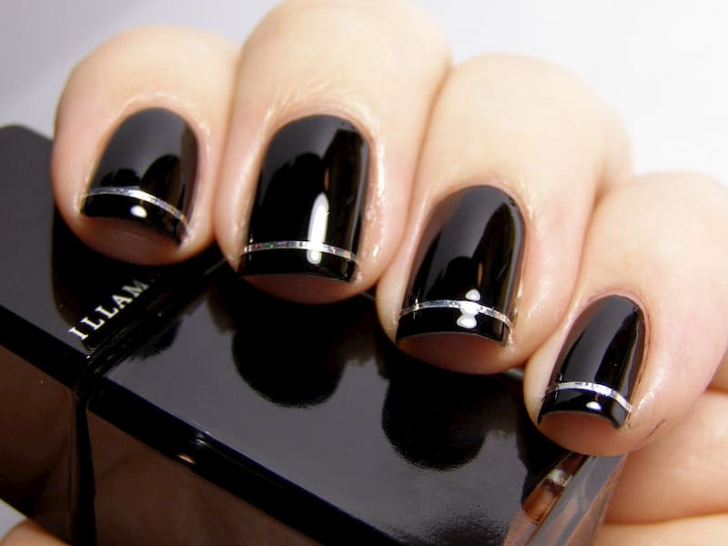 Móng tay đẹp màu đen  những mẫu nail sáng da quyến rũ cho bạn gái