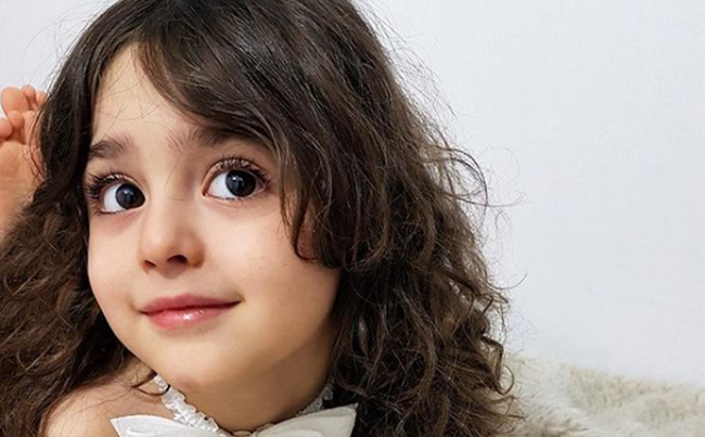 Các mẫu tóc xoăn cho bé gái 5 tuổi siêu dễ thương, mẹ không nên bỏ qua - 10