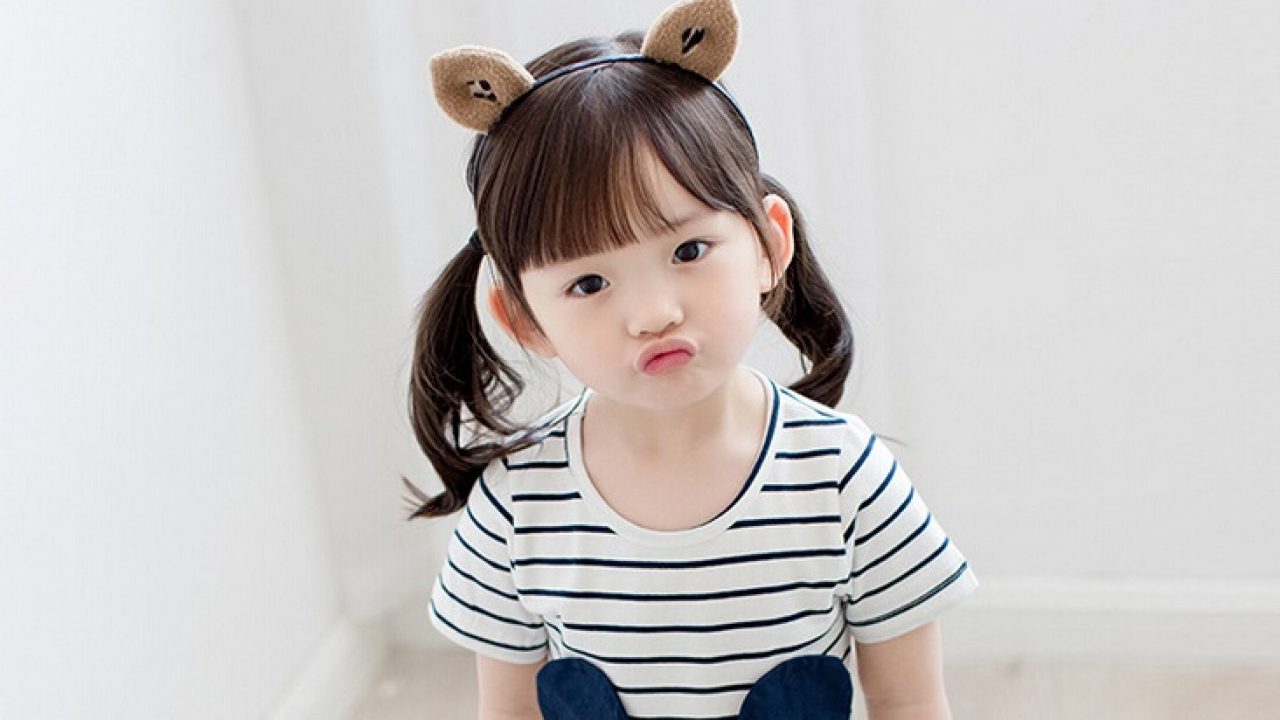 Bật mí những mẫu tóc xoăn cho bé gái phong cách Hàn Quốc siêu xinh