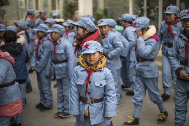 Đồng phục học sinh Trung Quốc - "tất tần tật" về trang phục quen thuộc này