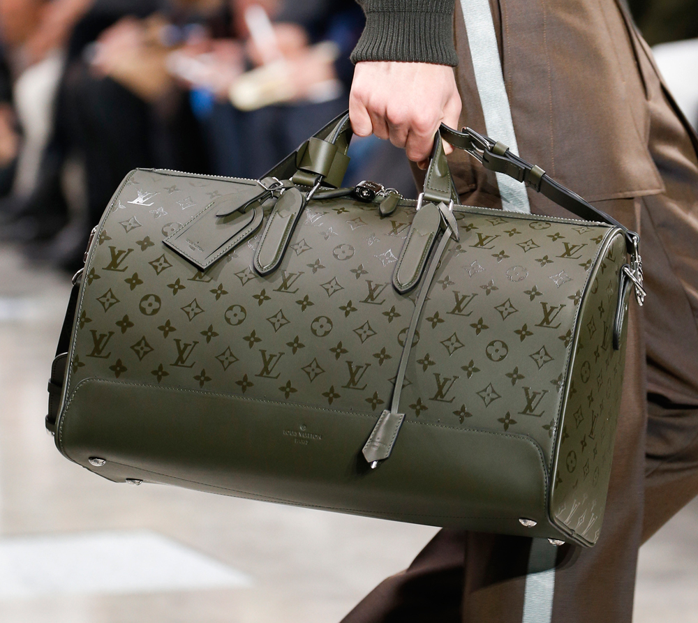 Những sự thật thú vị về túi xách nam của Louis Vuitton