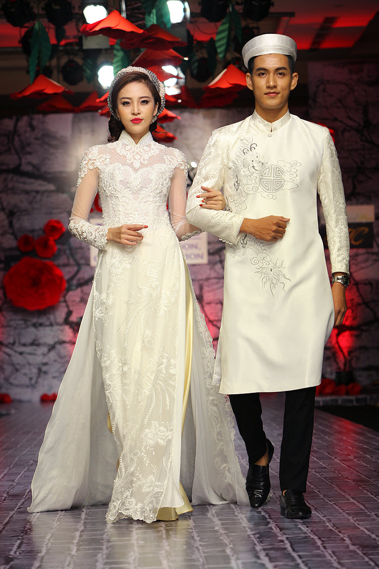 Áo dài cưới cặp màu trắng họa tiết cổ truyền - Hoài Giang shop